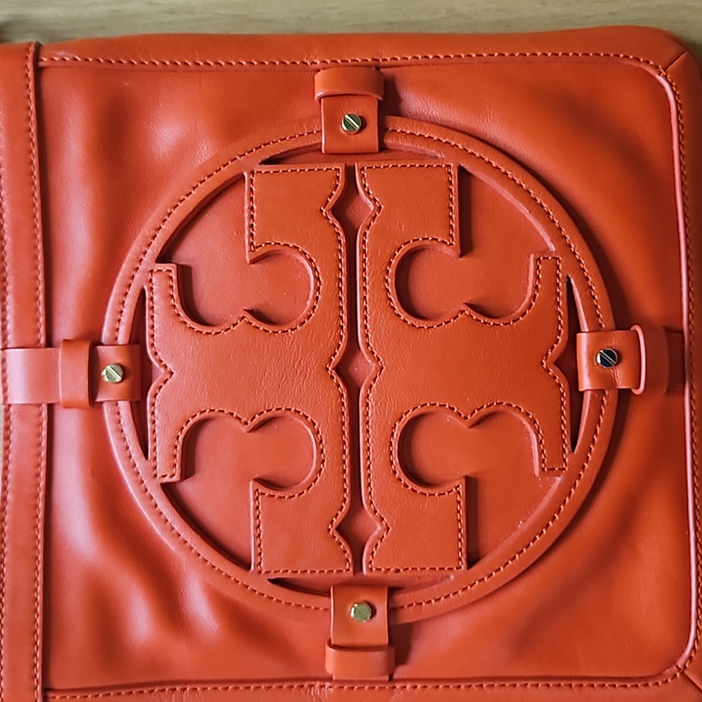 Tory Burch Holly Big Logo crossbody - Picture 2 of 10